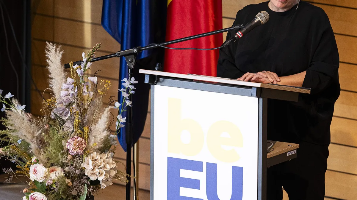 How to choose a repeatable workflow With Desk ergonomics—Without enterprise-level overhead